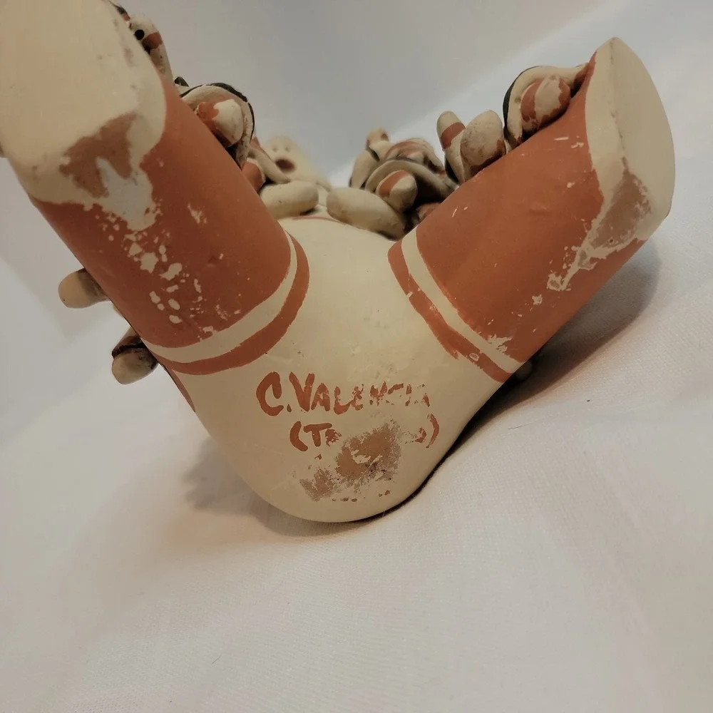 Vintage authentic Storyteller By‎ Cecilia Valencia Trujillo 8.5